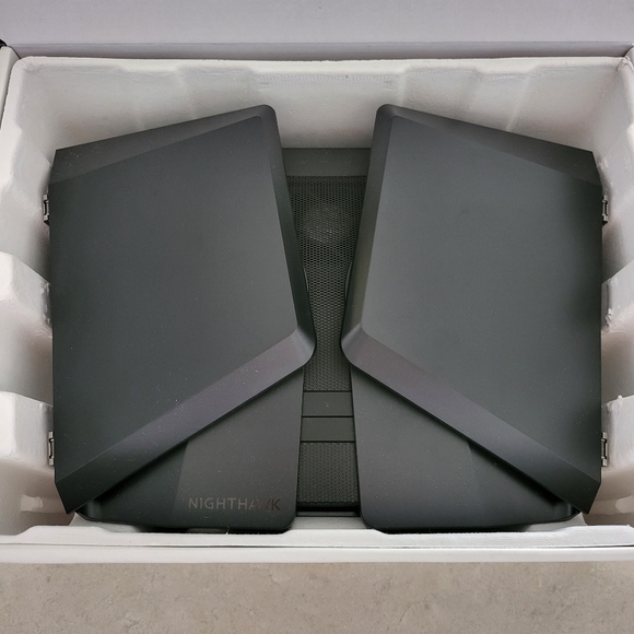 NETGEAR Nighthawk AX6000 Wi-Fi 6 Router - Picture 7 of 10